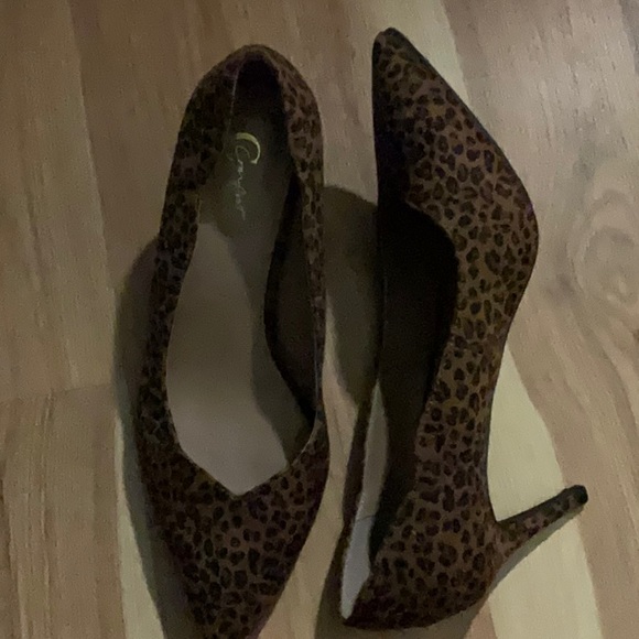 Women C comfort est 1946 LEOPARD PUMPS SZ 9 NEW NEVER WORN - Picture 2 of 4